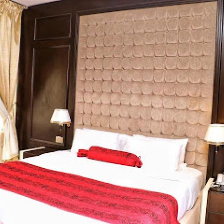 Room In Lodge - Best Western Plus-Ibadan Bagian luar foto
